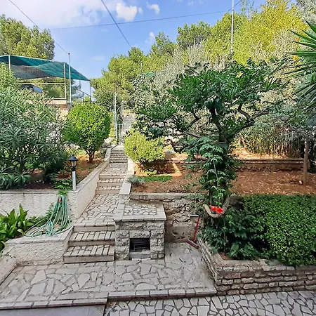 2 Bedroom Gorgeous In Appartement