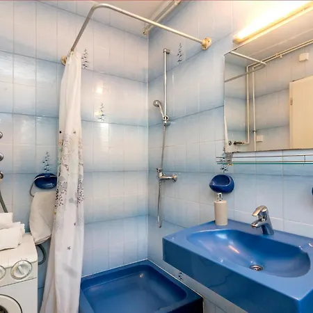 2 Bedroom Nice Apartment In Pula
