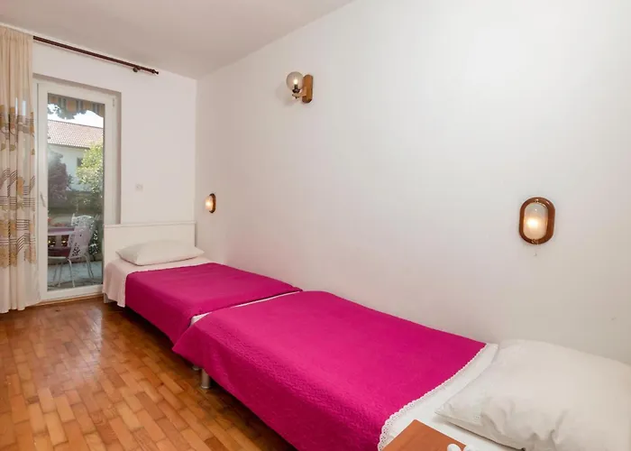 2 Bedroom Gorgeous In Διαμέρισμα *
